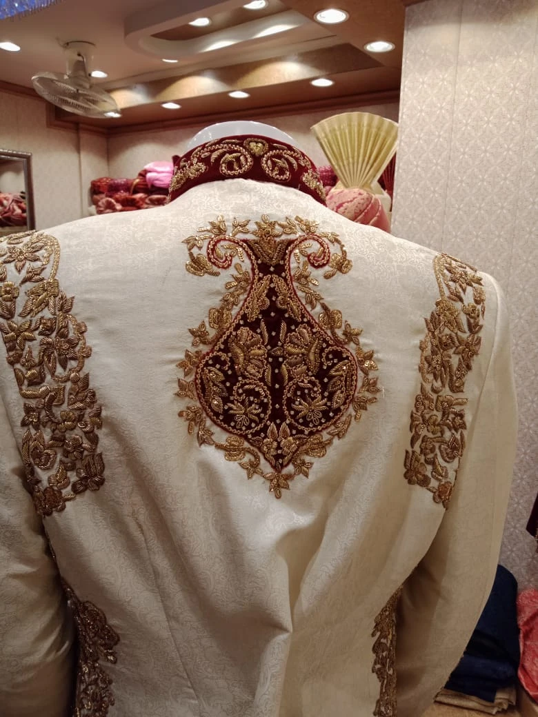 Pakistani Sherwani Royal Look In Offwhite Color Model# Men 1735 4 Pakistani Sherwani Royal Look In Offwhite Color Model# Men 1735 - Image 3