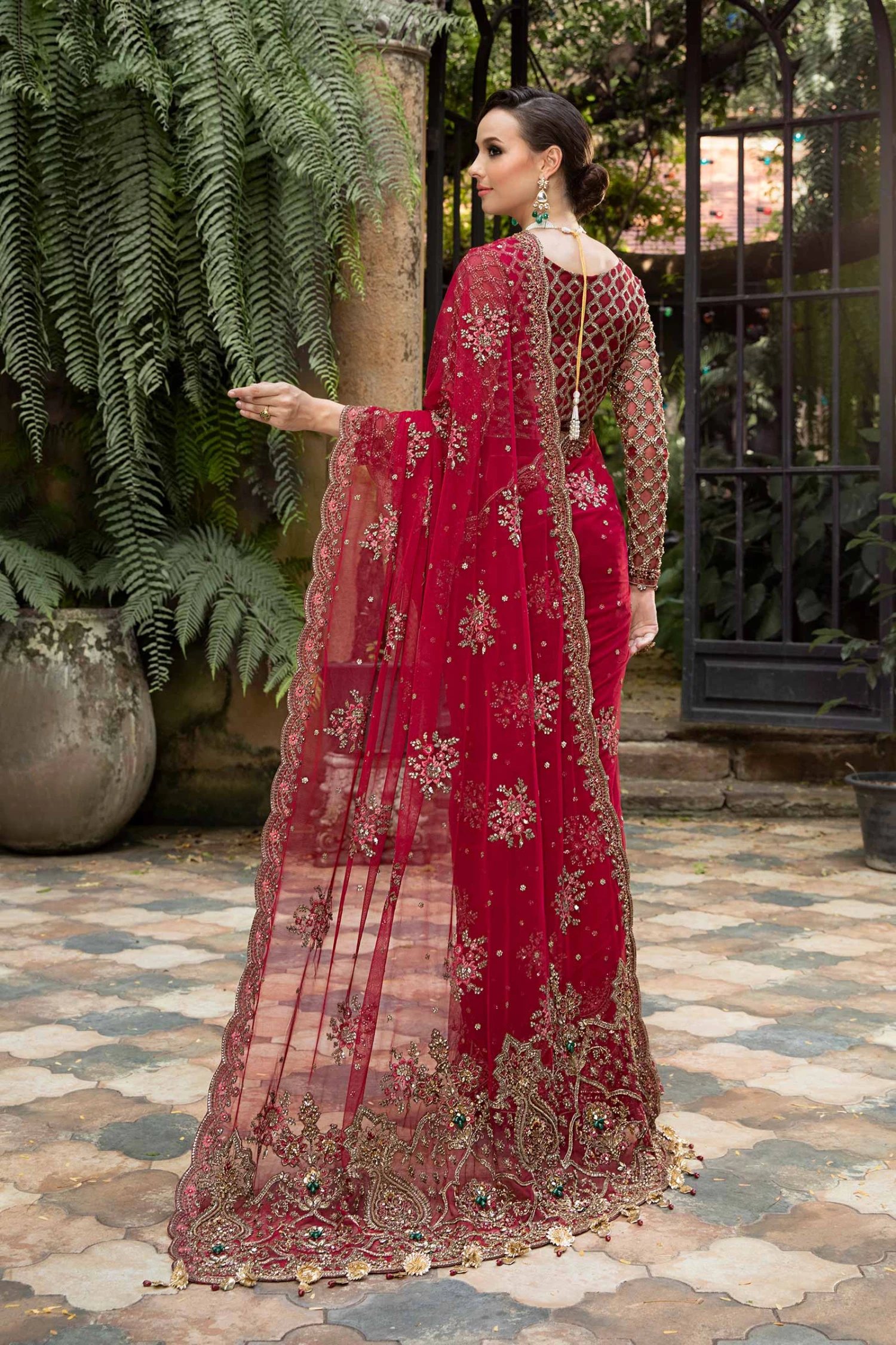 Red Pakistani Wedding Dress In Net Bridal Saree Style 8 Red Pakistani Wedding Dress In Net Bridal Saree Style - Image 6