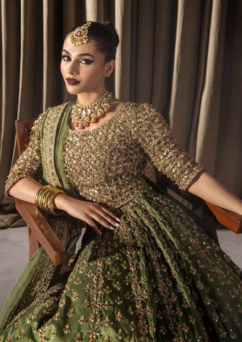 Green Lehenga Choli And Dupatta Pakistani Bridal Dress 4 Green Lehenga Choli And Dupatta Pakistani Bridal Dress - Image 2