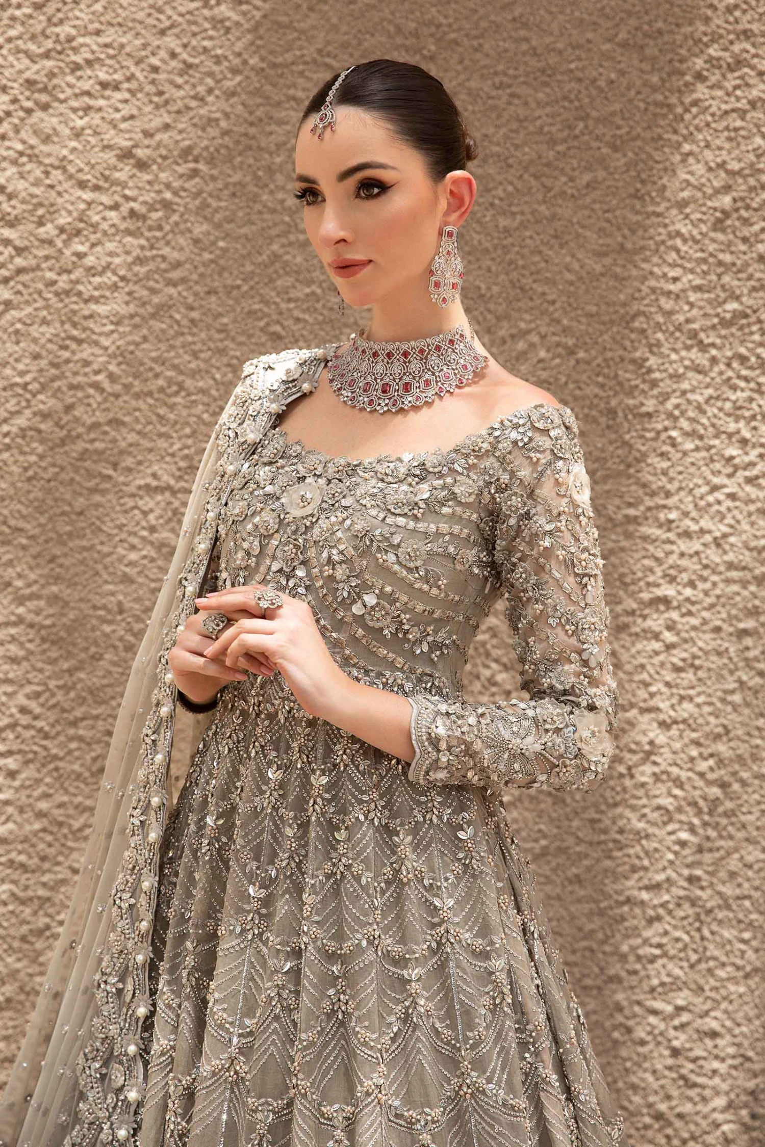Pakistani Bridal Dress In Grey Gown And Dupatta Style 5 Pakistani Bridal Dress In Grey Gown And Dupatta Style - Image 3