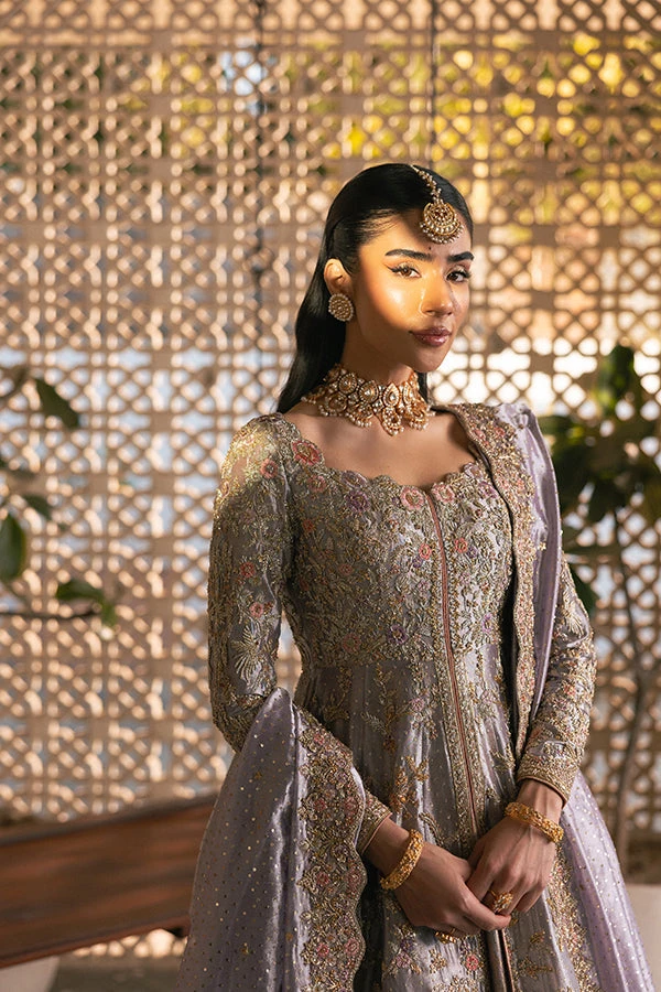 Pakistani Bridal Dress In Open Pishwas Lehenga Style 9 Pakistani Bridal Dress In Open Pishwas Lehenga Style - Image 7