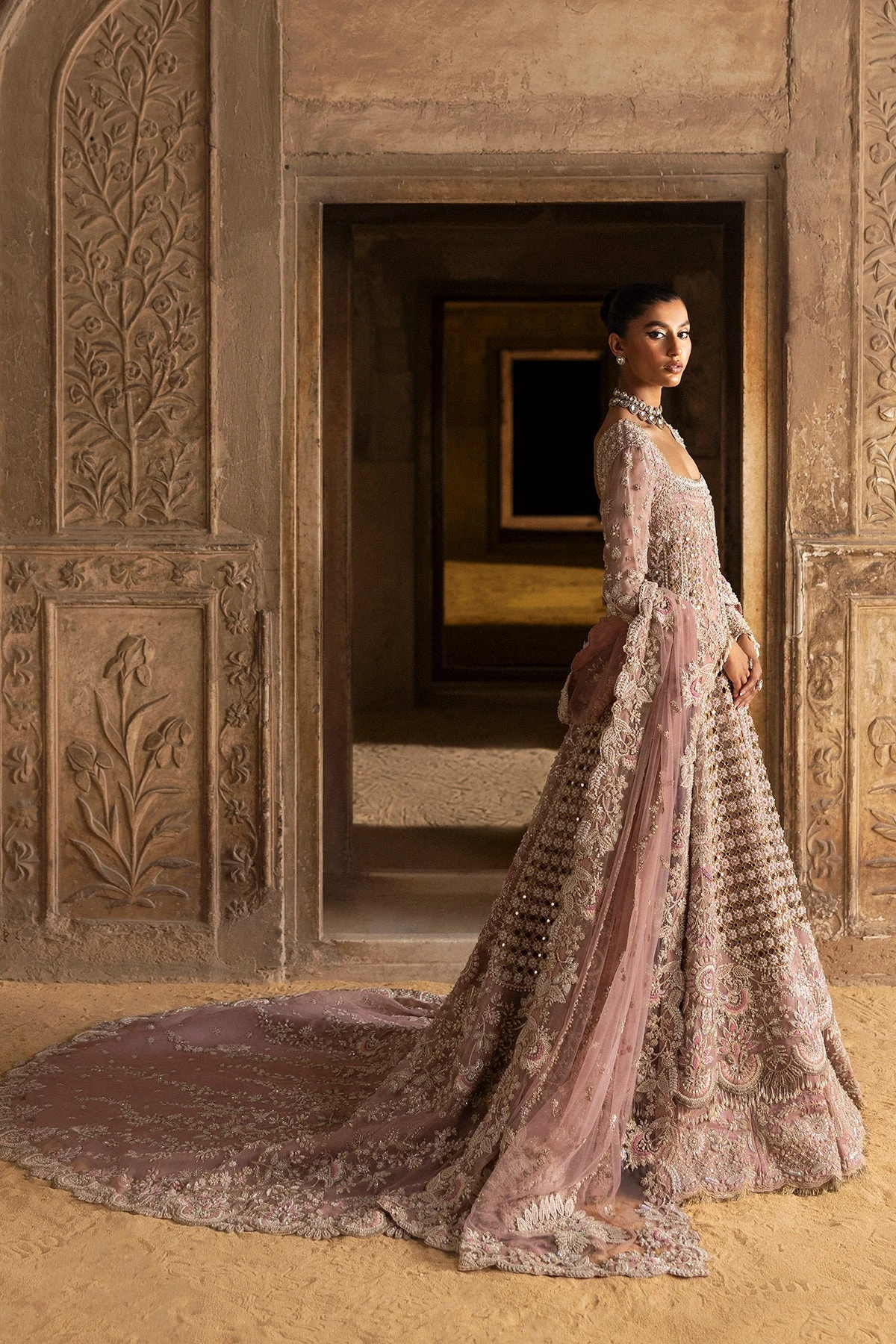 Royal Pakistani Bridal Dress In Wedding Pink Gown Style 7 Royal Pakistani Bridal Dress In Wedding Pink Gown Style - Image 5