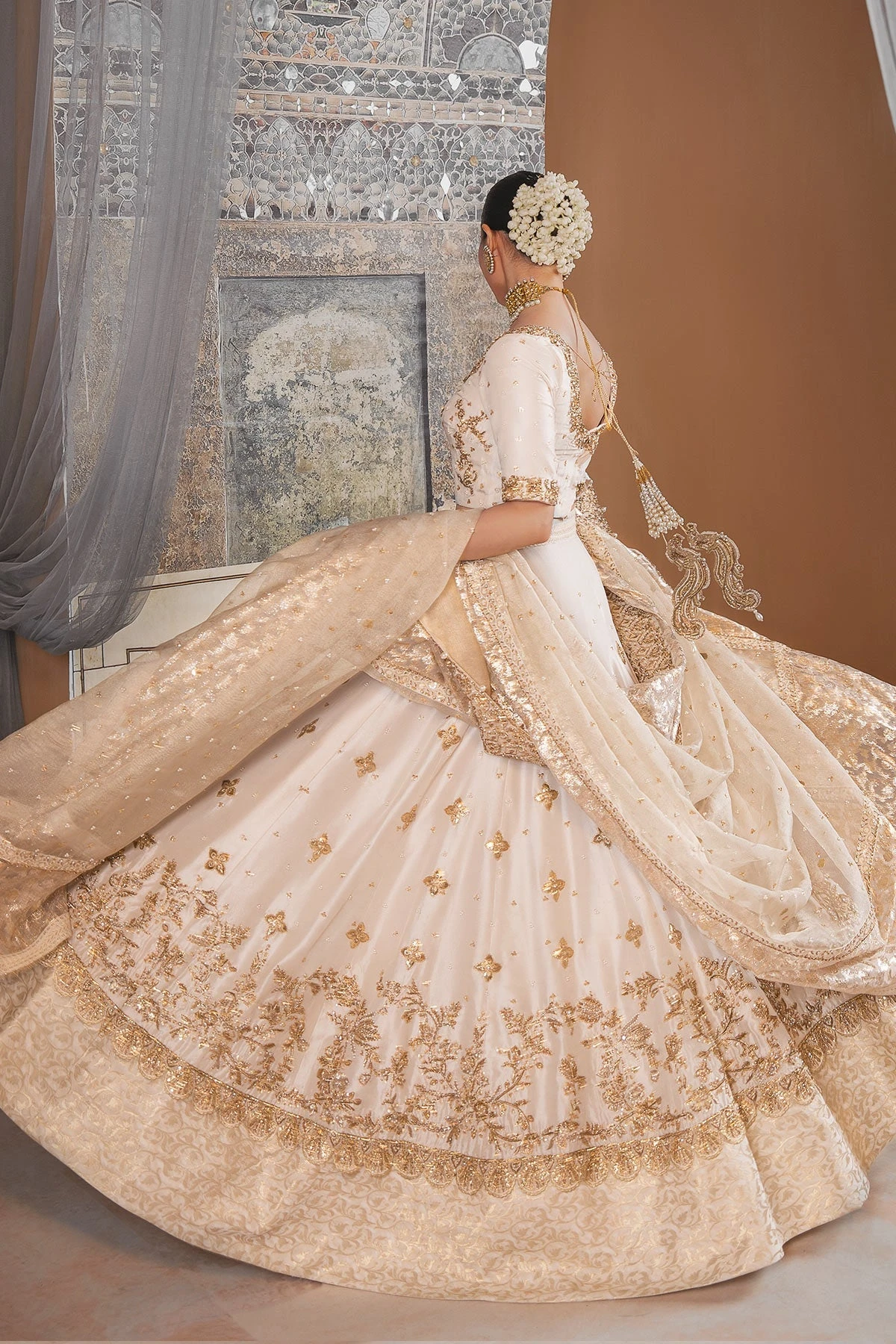 Pakistani Bridal Dress Golden White Lehenga Choli With Dupatta 5 Pakistani Bridal Dress Golden White Lehenga Choli With Dupatta - Image 3
