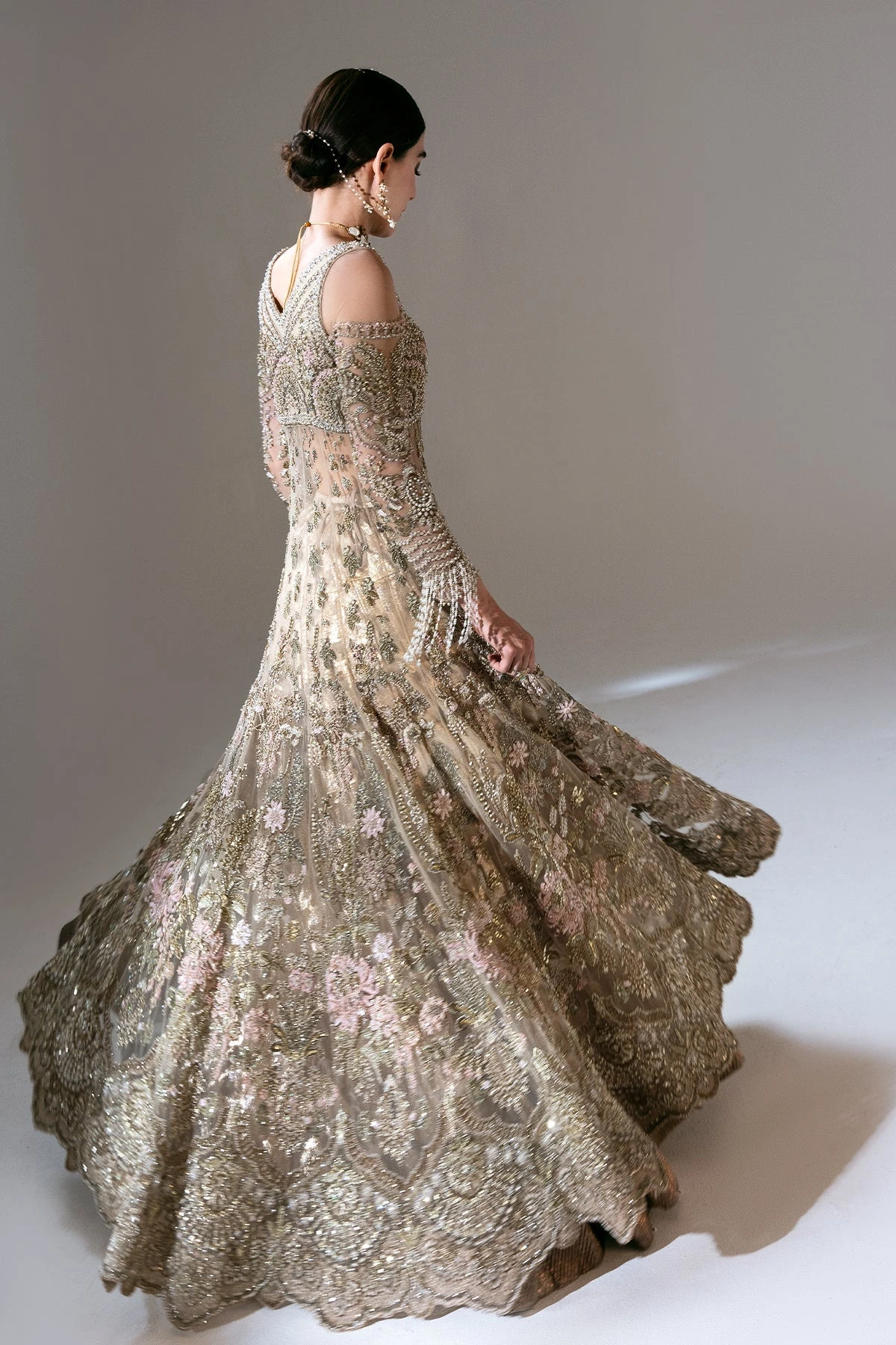 Gold Pakistani Bridal Dress In Gown And Lehenga Style 9 Gold Pakistani Bridal Dress In Gown And Lehenga Style - Image 7