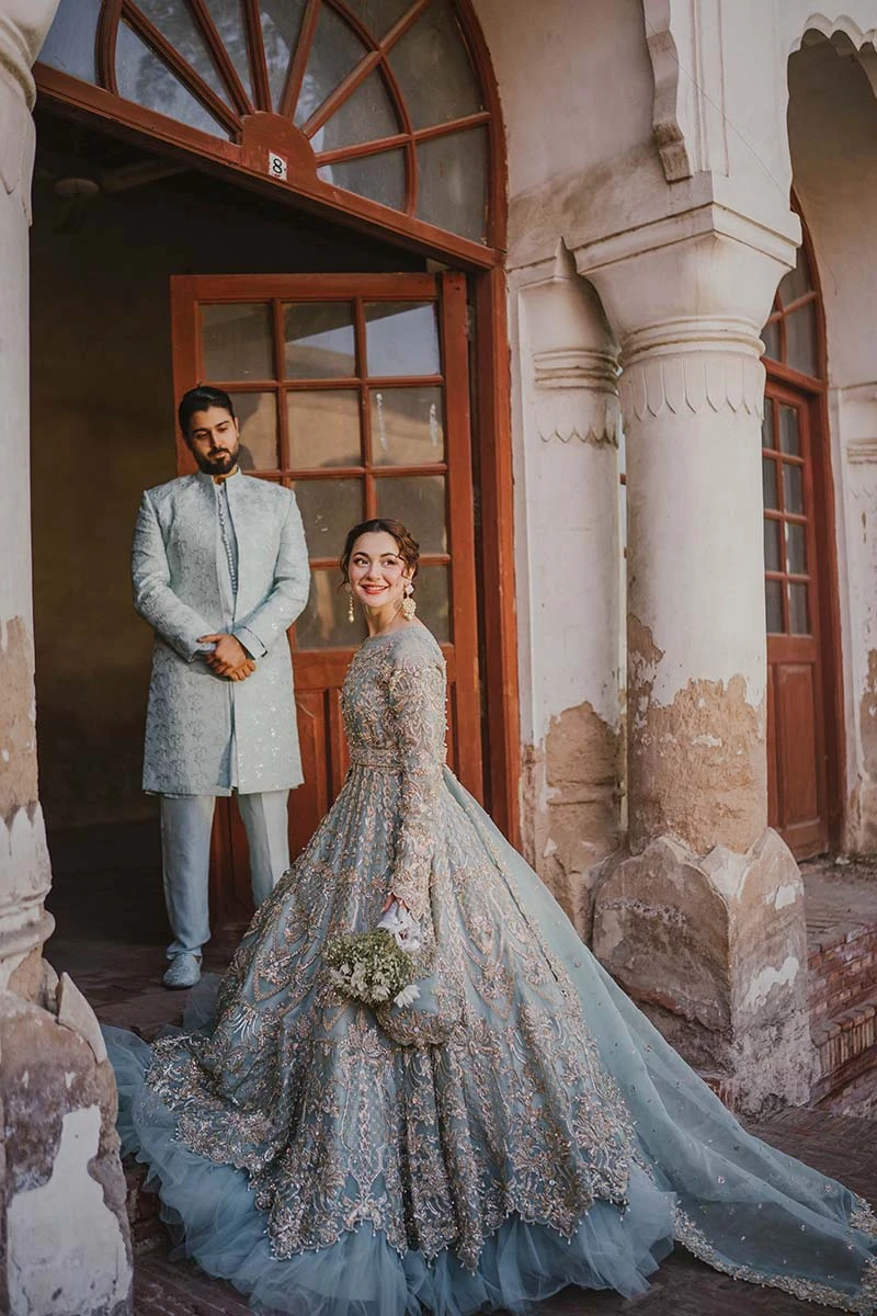 Blue Wedding Lehenga And Pishwas Pakistani Bridal Dress 5 Blue Wedding Lehenga And Pishwas Pakistani Bridal Dress - Image 3