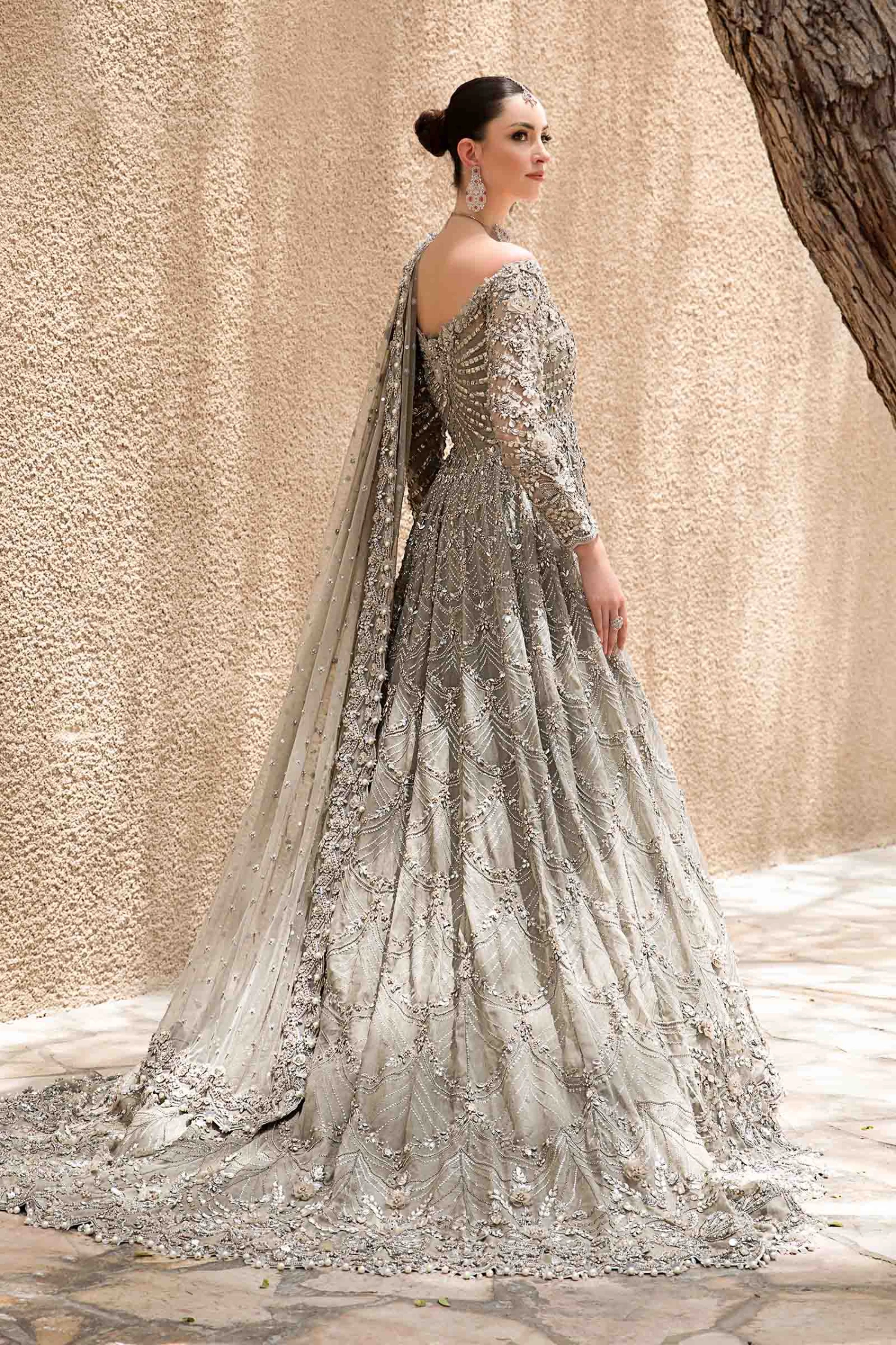 Pakistani Bridal Dress In Grey Gown And Dupatta Style 4 Pakistani Bridal Dress In Grey Gown And Dupatta Style - Image 2