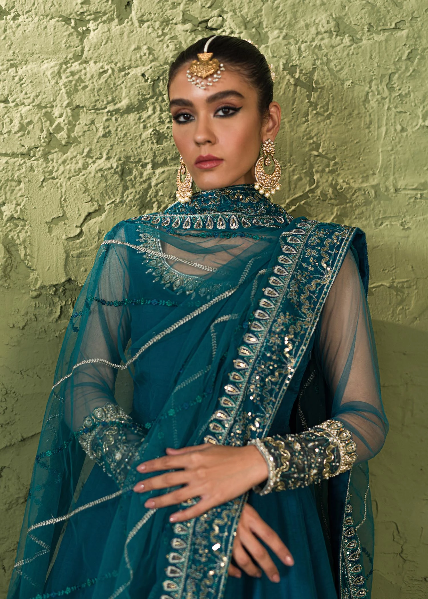 Luxury Teal Blue Pakistani Wedding Dress In Long Pishwas And Dupatta 5 Luxury Teal Blue Pakistani Wedding Dress In Long Pishwas And Dupatta - Image 3