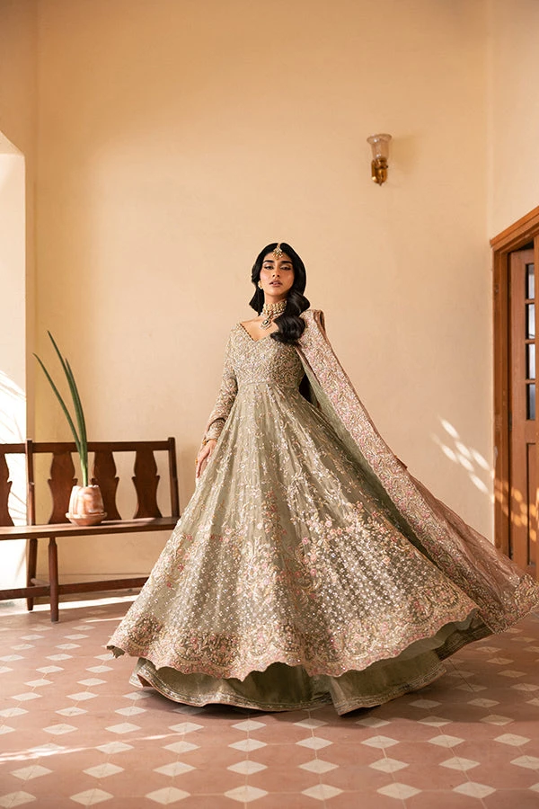 Pakistani Bridal Dress In Farshi Lehenga Pishwas Style 5 Pakistani Bridal Dress In Farshi Lehenga Pishwas Style - Image 3
