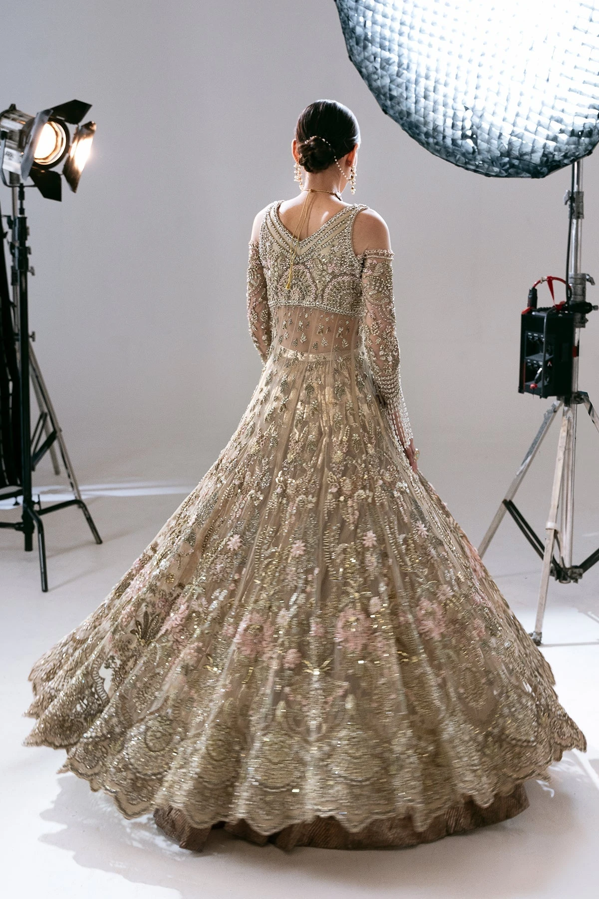 Gold Pakistani Bridal Dress In Gown And Lehenga Style 8 Gold Pakistani Bridal Dress In Gown And Lehenga Style - Image 6