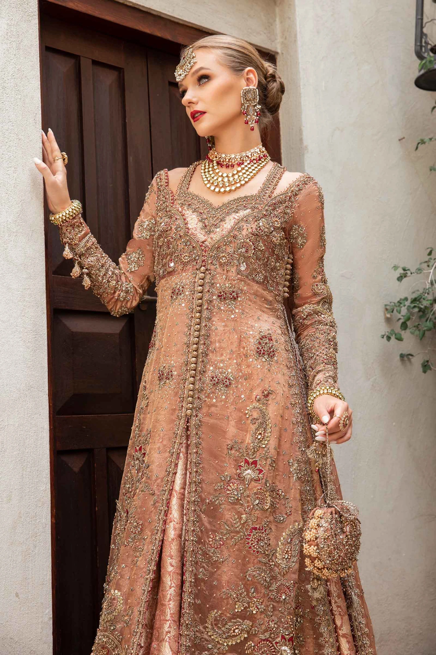 Pakistani Bridal Dress In Open Kameez And Lehenga Style 6 Pakistani Bridal Dress In Open Kameez And Lehenga Style - Image 4