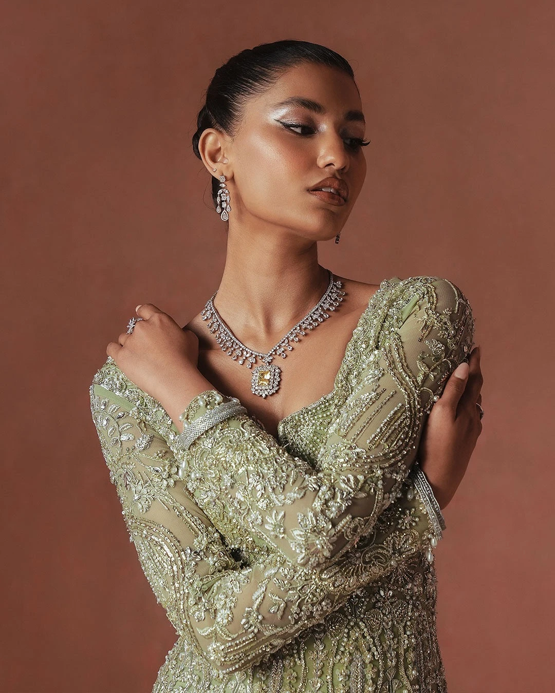 Pakistani Bridal Dress In Wedding Gown Dupatta Style 4 Pakistani Bridal Dress In Wedding Gown Dupatta Style - Image 2