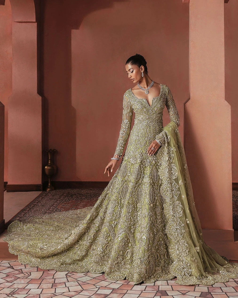 Pakistani Bridal Dress In Wedding Gown Dupatta Style 3 Pakistani Bridal Dress In Wedding Gown Dupatta Style