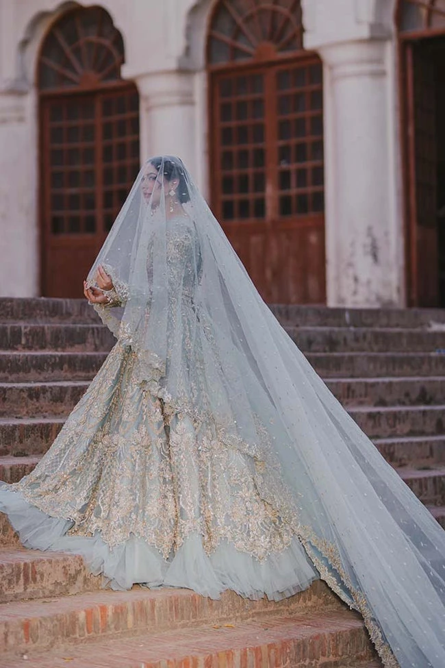 Blue Wedding Lehenga And Pishwas Pakistani Bridal Dress 4 Blue Wedding Lehenga And Pishwas Pakistani Bridal Dress - Image 2