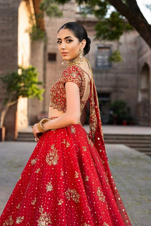 Bridal Wedding Dress In Choli Dupatta And Lehenga Style 8 Bridal Wedding Dress In Choli Dupatta And Lehenga Style - Image 6