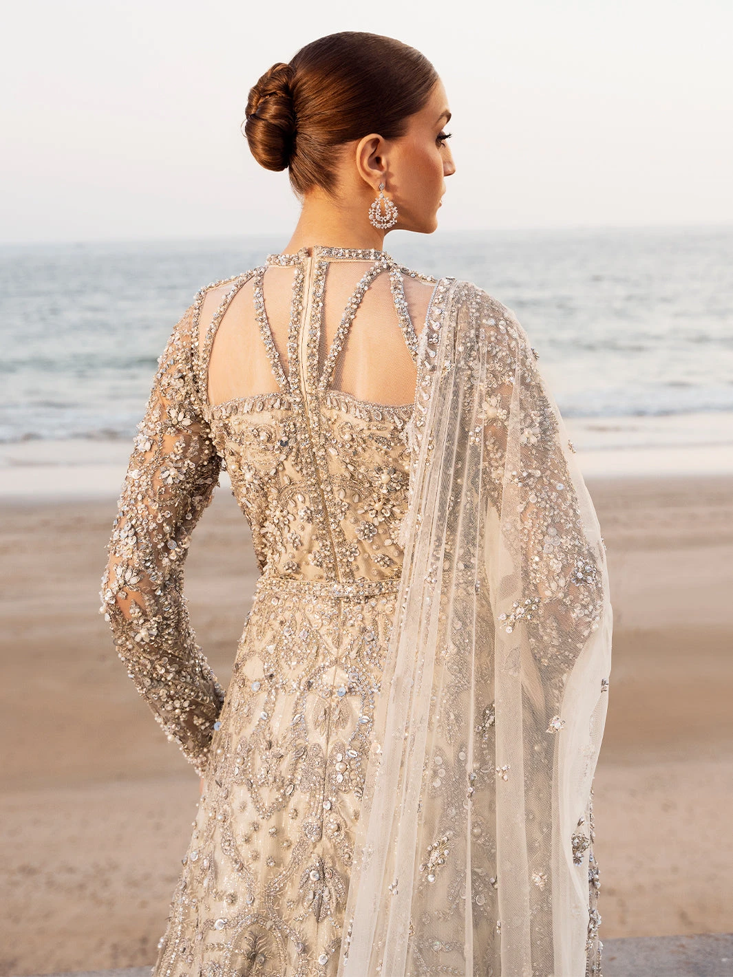 Royal Gown Style Pakistani Bridal Dress In California 7 Royal Gown Style Pakistani Bridal Dress In California - Image 5