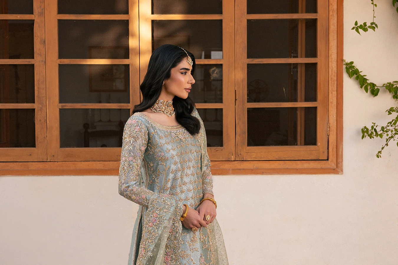 Pakistani Bridal Dress In Farshi Lehenga Kameez Style 6 Pakistani Bridal Dress In Farshi Lehenga Kameez Style - Image 4