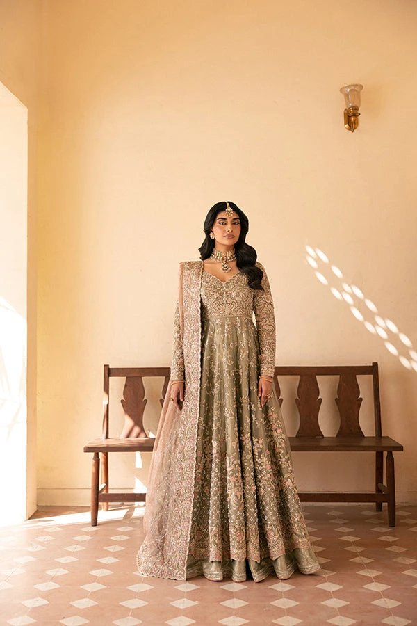 Pakistani Bridal Dress In Farshi Lehenga Pishwas Style 8 Pakistani Bridal Dress In Farshi Lehenga Pishwas Style - Image 6