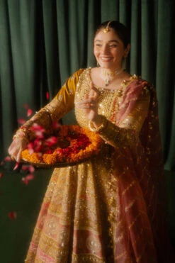 Pakistani Wedding Dress In Lehenga Choli Dupatta Style 11 Pakistani Wedding Dress In Lehenga Choli Dupatta Style -LuxPak Bridal Studio Store RoyalPakistaniWeddingDressinLehengaCholiDupattaStyle 3a1a9255 dcf9 4668 8b00 fd33e56fff74