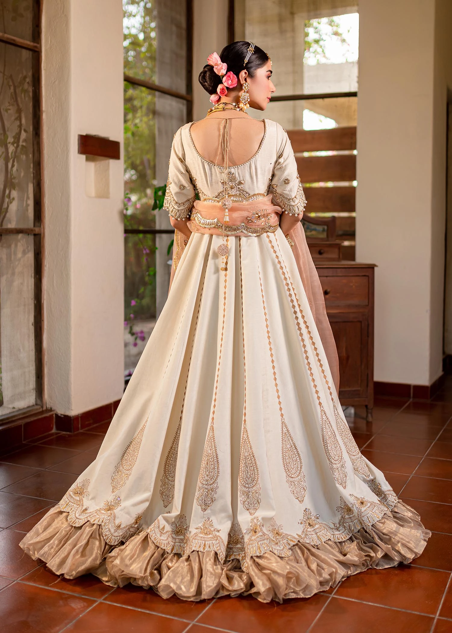 Traditional Ivory Pakistani Wedding Wear Pishwas Frock With Dupatta 4 Traditional Ivory Pakistani Wedding Wear Pishwas Frock With Dupatta - Image 2
