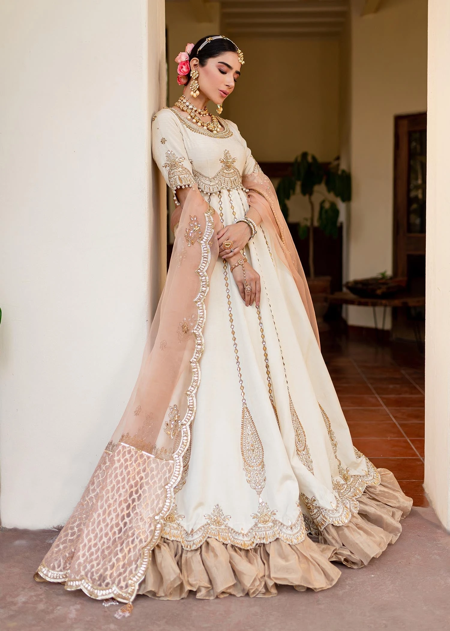 Traditional Ivory Pakistani Wedding Wear Pishwas Frock With Dupatta 6 Traditional Ivory Pakistani Wedding Wear Pishwas Frock With Dupatta - Image 4
