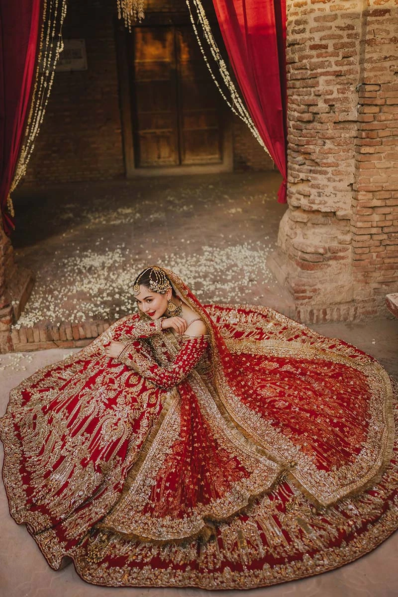 Wedding Red Lehenga And Choli Pakistani Bridal Dress 7 Wedding Red Lehenga And Choli Pakistani Bridal Dress - Image 5
